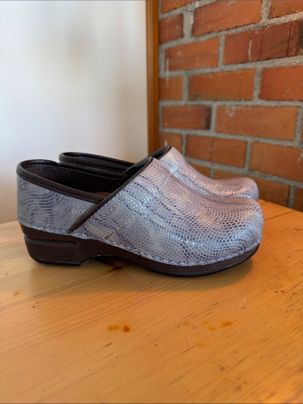 Dansko XP 2.0 Purple Snake-Print Clogs